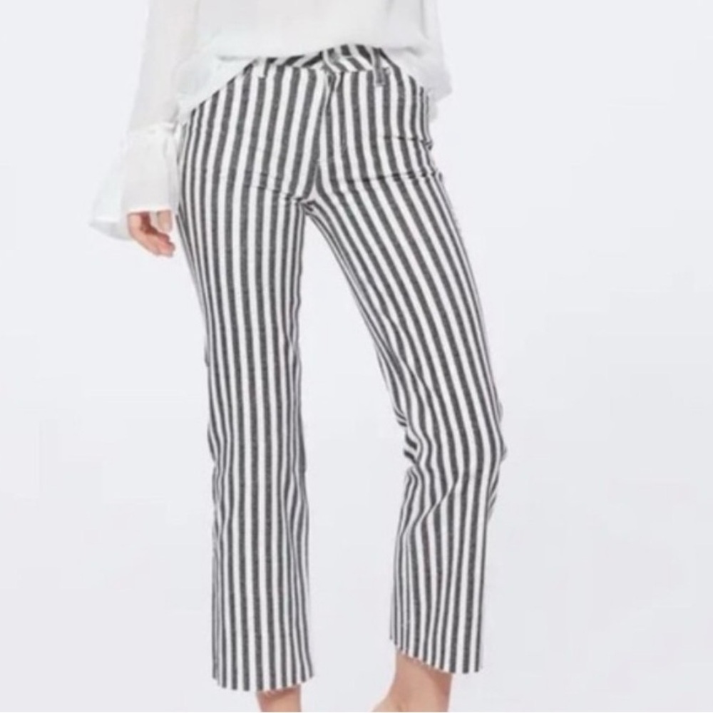 PAIGE ATLEY GRAY WHITE STRIPE FRAY HEM ANKLE FLARE JEANS SZ 27